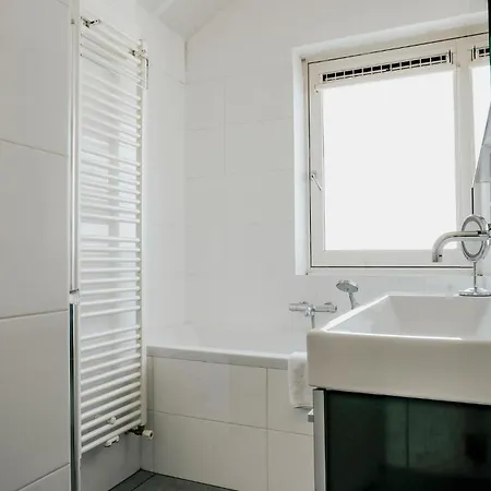Beautiful In With House Sea View *
